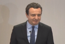 Kurti në Mal të Zi flet për axhën e tij që ishte i burgosur politik, përshëndet në shqip kushërinjtë