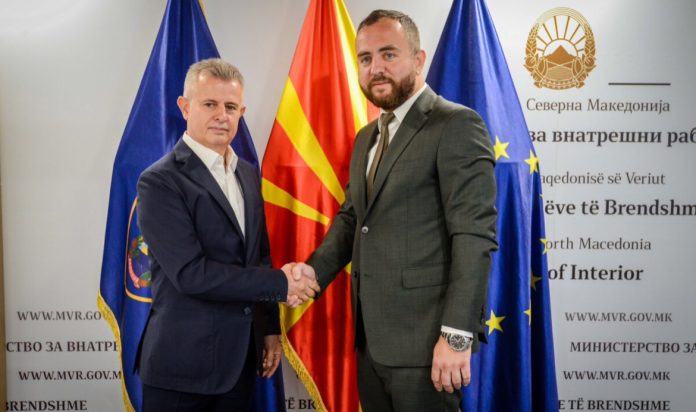 79B0A32D-3D17-4B44-8910-D8AB37FE7308