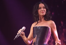 Katy Perry emocionohet teksa del në skenë për herë të fundit si juri në “American Idol”, pasi zbuloi në shkurt se po largohej