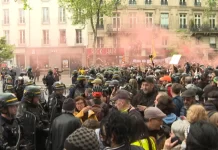 Përplasje në demonstratat e 1 Majit për rrogat e pensionet në qendër të Parisit
