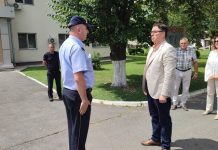 Ministri i ri i Drejtësisë viziton burgun e Idrizovës: Janë shkaktuar dëme të mëdha nga përleshja fizike