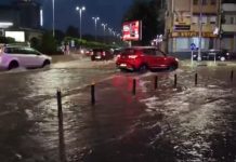 Bllokohen rrugët, kanalizimet janë ngulfatur, oborre dhe bodrume të përmbytura – gjendja në Tetovë!