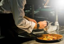 Gastronomët premtojnë paga më të larta pasi mbetën pa staf