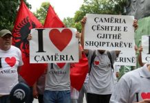 Tubim për Çamërinë para ambasadës greke në Maqedoninë e Veriut