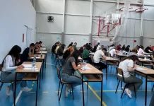 Maturantët përsëri e kanë shpërndarë provimin nëpër grupet në Viber
