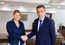 Izet Mexhiti merr detyrën si ministër i Mjedisit Jetësor dhe Planifikimit Hapësinor