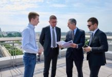 Anti-korrupsioni formon lëndë për udhëtimin e djalit të Mickoskit në SHBA