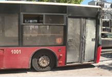 Përfshihet nga flakët autobusi në Butel