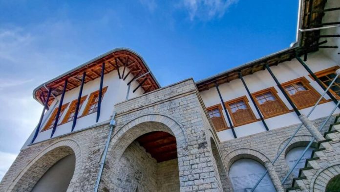 ismail-kadare-house-35-780x439