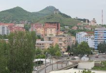 Mitrovicë Veriore, digjet vetura në oborrin e Prokurorisë