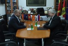 Gjuha ruse do të mësohet në shkollat fillore dhe të mesme të Kumanovës – Dimitrievski takohet me ambasadorin rus