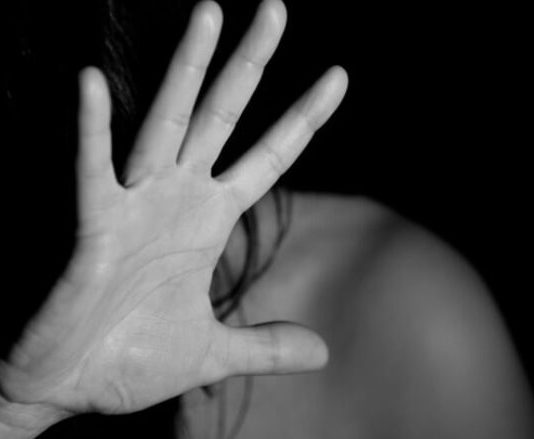 Shtatë kallëzime për dhunë familjare në disa qytete të vendit, tre persona janë privuar nga liria