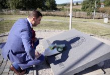 Krasniqi kujton Fehmi e Xhevë Lladrovcin në 26-vjetorin e rënies