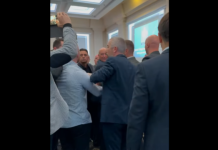 Tensione mes PDK dhe VV në mbledhjen e kryetarëve të Komunave