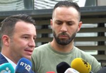 Familja e Faton Hajrizit dorëzon padi ndaj Kurtit, Bislimit dhe deputetit Rexhaj