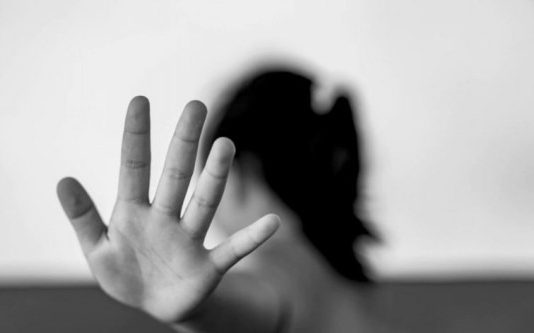 Në 24 orët e fundit janë ndaluar gjashtë persona të dyshuar për dhunë në familje