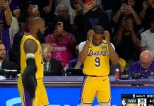 Shkruhet historia: LeBron James luajti me djalin e tij në një ndeshje të NBA, ata hynë në lojë së bashku