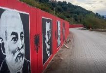 Festat e Nëntorit, Vlora “vishet” kuqezi