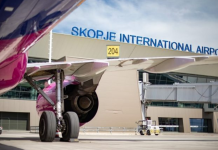 Shtetasi i Brazilit kapet me 2 kg kokainë në Aeroportin e Shkupit, thotë se shtetasit e Maqedonisë e paguan 5000 euro për transport