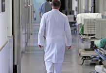 Të pakënaqur me propozimin e Qeverisë për rritjen e pagave, Federata e Sindikatave të Shëndetësisë së Kosovës proteston më 14 nëntor