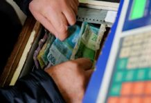 Manastiri i Graçanicës si këmbimore, thyen eurot për dinarë