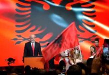 Edi Rama uron Ditën e Pavarësisë me këngën e Ramë Lahajt “Për ty atdhe”