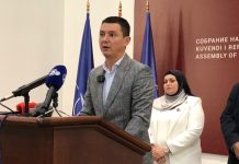 VLEN: Të humburit e BDI-së me tre presskonferencat e fundit për shtyp mund të konkurrojnë në kategorinë e video inserteve më qesharake