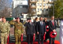 Përkujtohen 14 ushtarët britanikë që humbën jetën në Kosovë, përcillen mesazhe për paqe