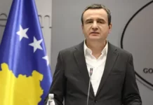 Kurti publikon emblemat e gjetura në Zubin Potok: Janë të grupeve ruse e serbe që duan ta destabilizojnë Kosovën e rajonin
