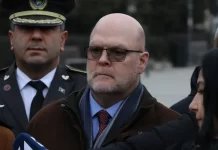 Hovenier: SHBA-ja është e përkushtuar ndaj partneritetit me Kosovën