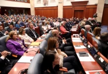 Deputetët nuk votuan për pagë minimale 600€! Për opozitën nevojë e domosdoshme, për pushtetin populizëm