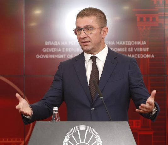 Mickoski siguron derivatet e naftës pavarësisht krizës globale: shteti ka rezerva të mjaftueshme