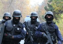 Mbyllet zyra paralele tatimore e Serbisë në veri, sekuestrohen dokumente