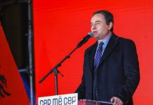 Kurti në Prizren: Qeveria jonë nuk merret me individë të pakënaqur nga lakmia e xhelozia siç janë krerët e partive opozitare