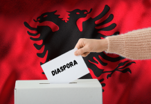 Në Shqipëri miratohet modeli i fletëvotimeve për emigrantët