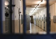 11 muaj burg për prindin që sulmoi futbollistët e rinj