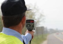 Policia “ndez” radarët kundër shpejtësisë! Ekspertët: Masat në trafik janë post-mortum