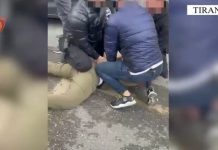 Kapet me armë pa leje dhe tenton të arratiset, arrestohet në Tiranë 26-vjeçari
