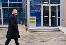 Pak kohë pasi shpalli kandidaturën për deputet, Tom Doshi paraqitet në SPAK