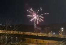 Arrestohen dy të rinj në Shkup, kanë ndezur fishekzjarrë në ditë zie