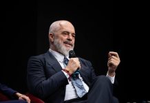 Rama në Berlin: Nëse doni të ndiheni si perëndi, ejani në Shqipëri