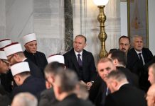 Afrim Gashi uron Bajramin: Çaste gëzimi, aromë feste!