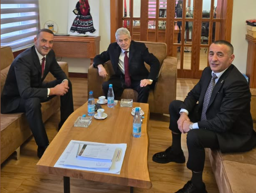 Haradinaj, Ahmeti e Brahimaj takohen në Lezhë: Të bashkuar për të ardhmen!