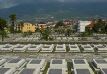 Përkujtohet Dita e Dëshmorëve në Shqipëri