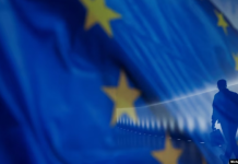 BE fillon heqjen e masave ndaj Kosovës, por procesi mbetet i kushtëzuar