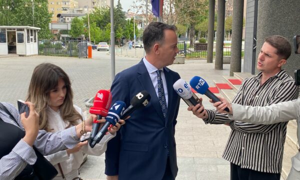 VV synon prapë votim të fshehtë  Peci thotë se nëse ka shumicë kandidate do të jetë Albulena Haxhiu