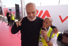 “Clark ishte shpëtimtar i jonë”, Rama i ndërhyn punëtorit kosovar: Shpëtimtar ishte UÇK në krye me Hashim Thaçin