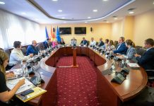 Kryeparlamentari Gashi: Takime për thellimin e bashkëpunimit parlamentar dhe diplomatik