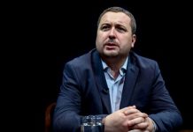 Latifi: Serbët dhe sharlatanët e fiksionit “komb kosovar” iu gëzuan heqjes së flamurit të UÇK-së nga stadiumi në Tiranë
