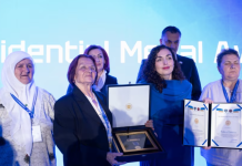 Osmani nderon nënat e Srebrenicës me Medalje Presidenciale